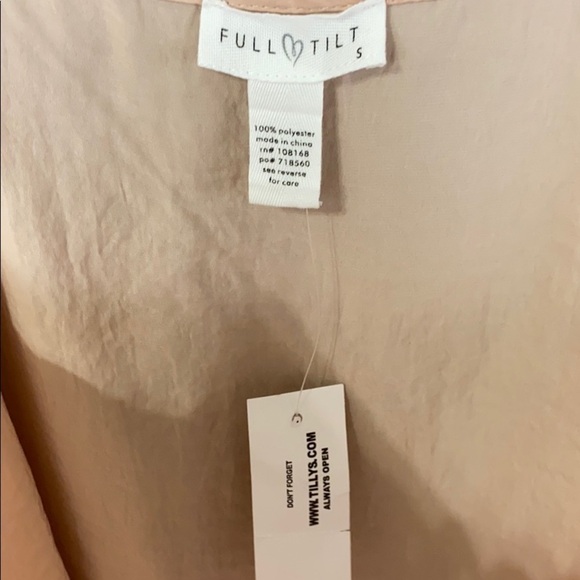 𝅺nwt satiny tank - Picture 7 of 8